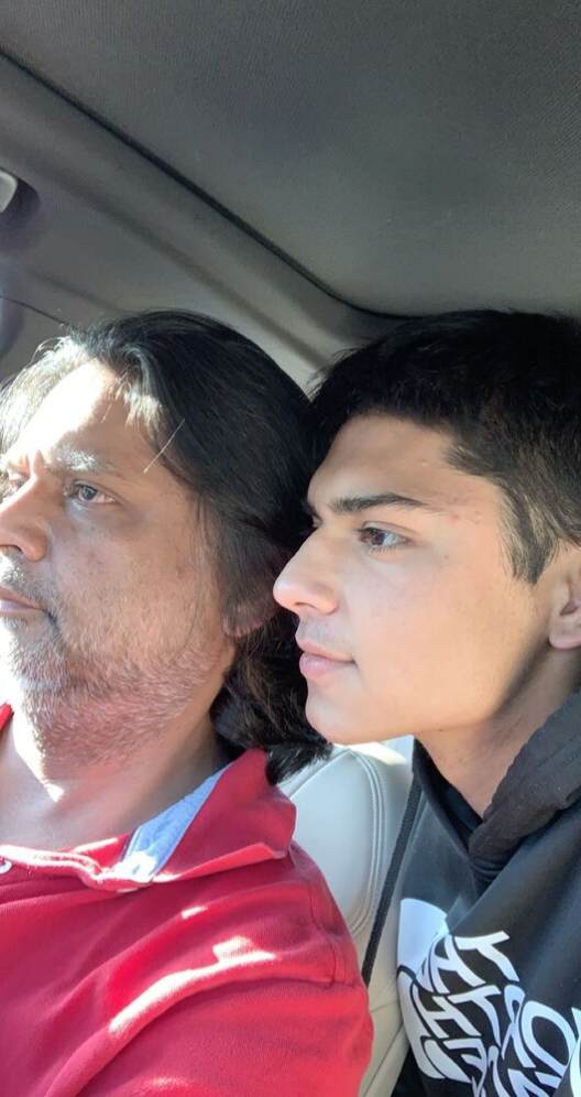 D6128CAD 8318 43A1 A0DE 9BAA31ADE9FD