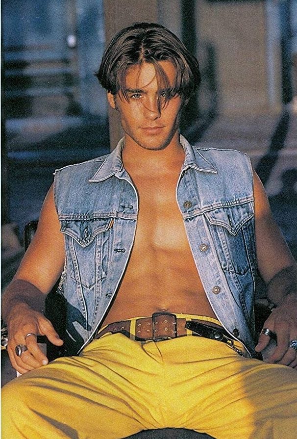 06056090 8524 4FCC A5F9 E4A7B0D81113