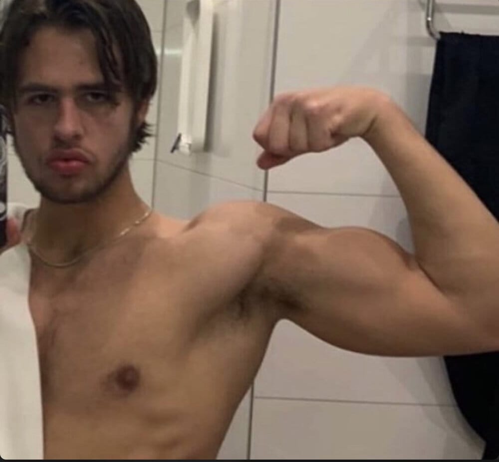 4B1C7ED7 4DBF 4B29 BA8E D23A819735C2