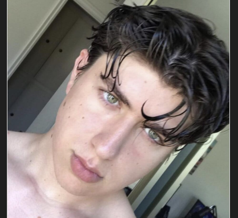 5776A490 8665 439D AC96 12DCA713BDA6