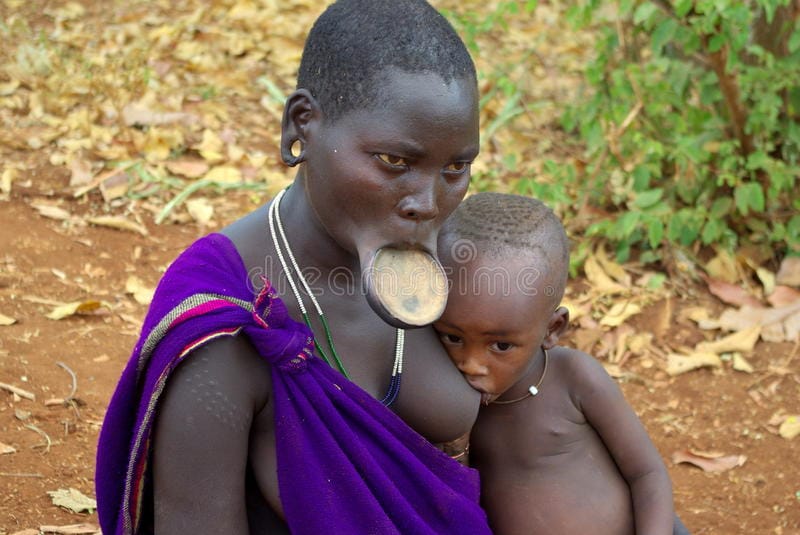 Tribes omo valley ethiopia surmi woman baby 38512210