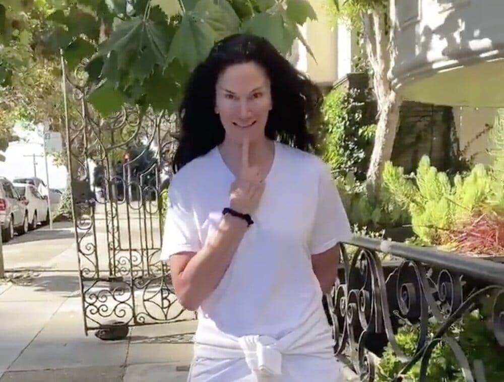 D7A61705 B61C 40C9 884B 9F530ED8A181