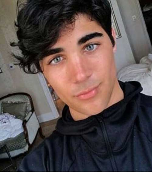 Aarav bhatia is already giving dad akshay major competition for the khiladi spot in bollywood 