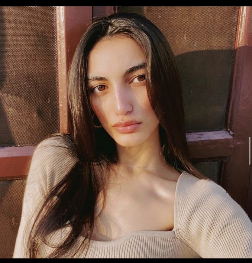 6798E687 749E 4BC2 834B 481577D0D8EB