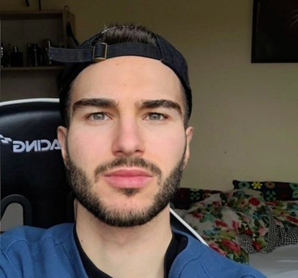 Screenshot 20210321 000017 FaceApp