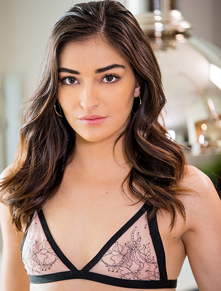 MV5BZTBkNzllZWMtNDJiMC00ZTNkLThhMjEtMTg0ZjVmNzBhZmRjXkEyXkFqcGdeQXVyMzM4MjM0Nzg V1 SY1000 CR