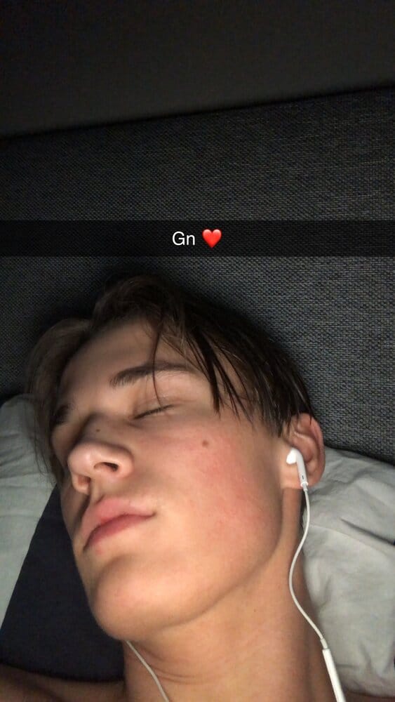 1904E036 32C0 4B02 B94C 6293834D9A0D