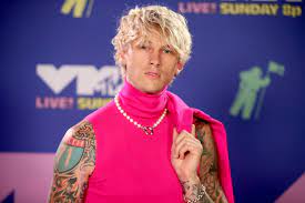 Machine Gun Kelly Wins Best Alternative at VMAs | SPIN