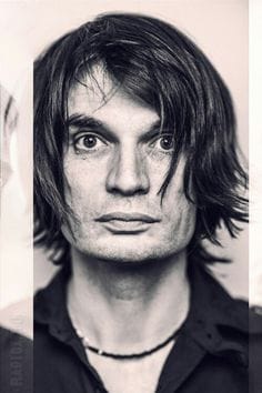 Fac90501395278d0c0e2751e55b843a4  jonny greenwood radiohead