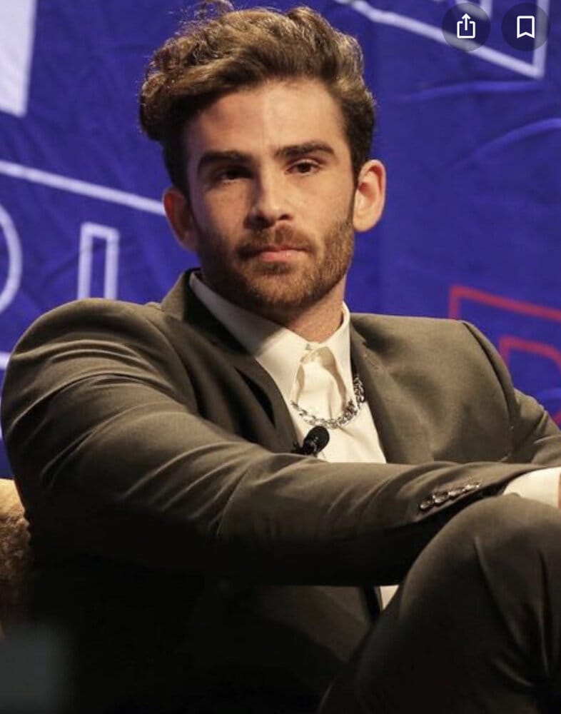 D7F032E9 1350 4E19 992C 4B9C56EA53CF