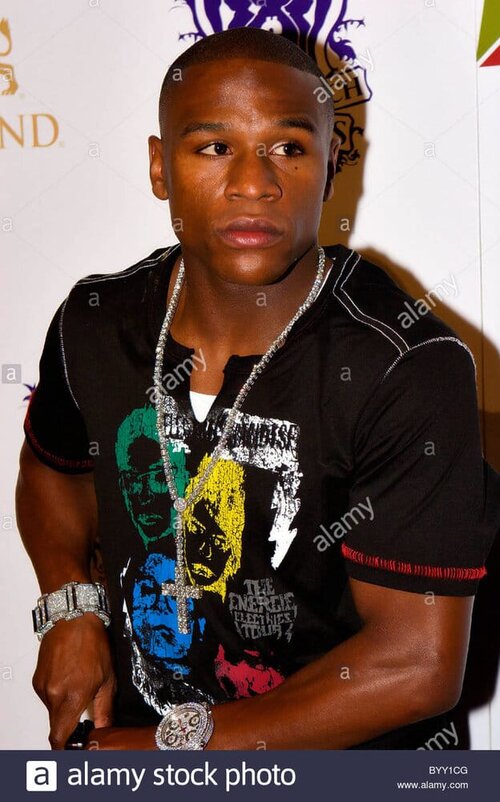 floyd-mayweather-jr-aka-pretty-boy-arrives-at-studio-54-at-the-mgm-BYY1CG.jpg