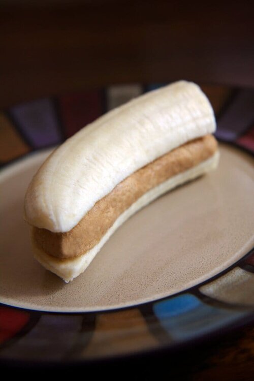 e4c45be2f851fe66_banana-snack.jpg