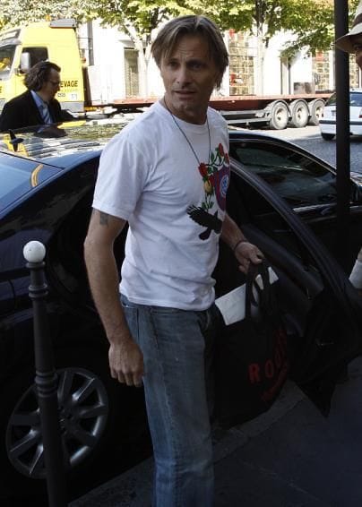 Viggo mortensen candid