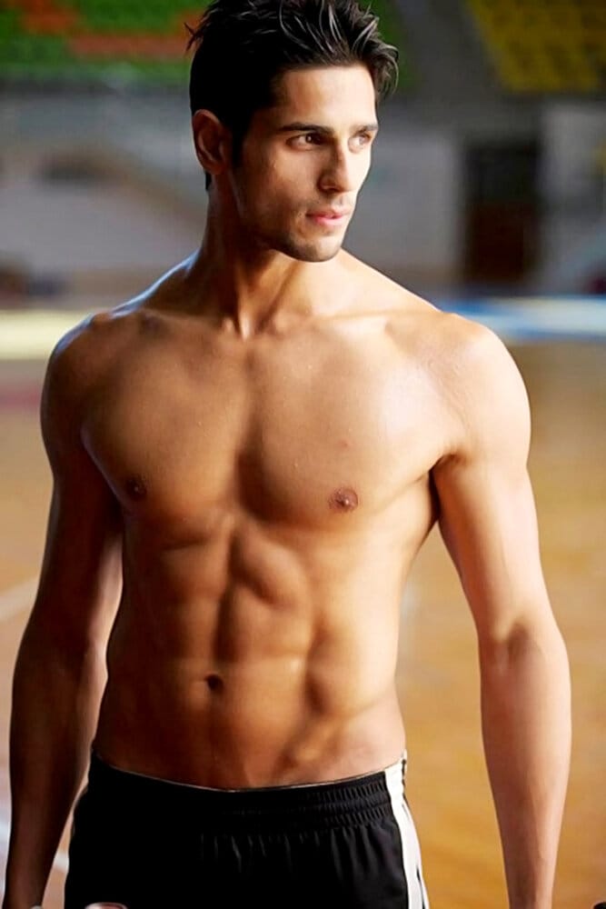 1sidharthmalhotrahotshirtlesspic