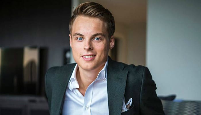 700A330E 2E21 4460 A813 D9A701FDC785