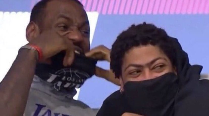 8711640B AB0D 4683 9D37 14E39622B9F8