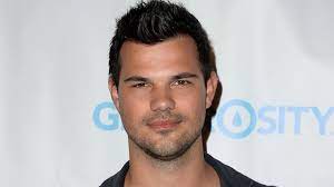 Taylor Lautner: I Was Drawn to Netflix Series 'Cuckoo' Because 'It Made No  Sense' - ABC News