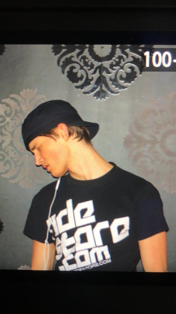 D8E0EF9C FFE7 4571 BBCF 98D0A57A6FB8