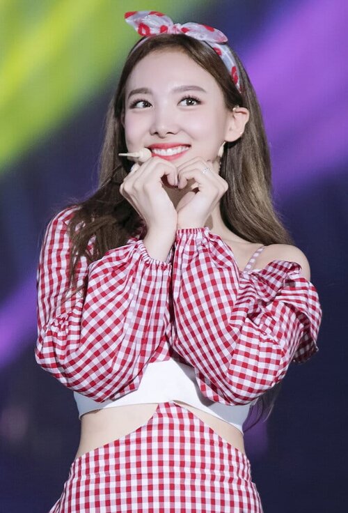 nayeon.jpg
