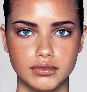 Adriana Lima Eye Makeup 1.jpg