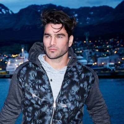 PC0hoqgi_400x400 (5).jpg