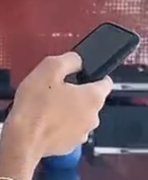 50568569 5D32 4A62 B5B6 9182576D673E