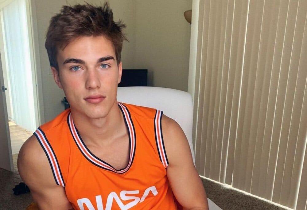 E124C5D9 833C 4A2B 8C20 45883ADFED25