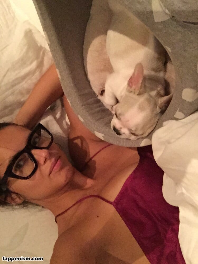 Adriana Lima Nude TheFappening 2020 Fappenismcom 3