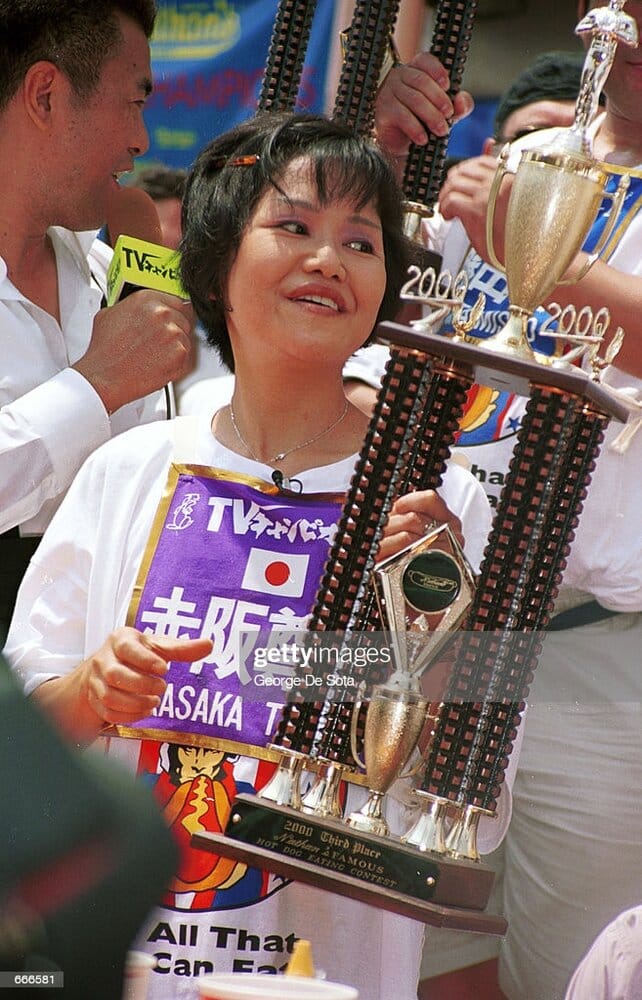 Takako akasaka of japan wins 3rd place in the annual nathans famous picture id666581
