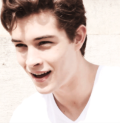 Tumblr 38645e97cefab79f9f3b3aa9a0a89b9e 1ea81a55 250
