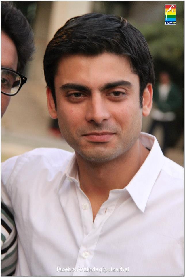 Fawad Khan Meets The Fans of Zindagi Gulzar Hai 8