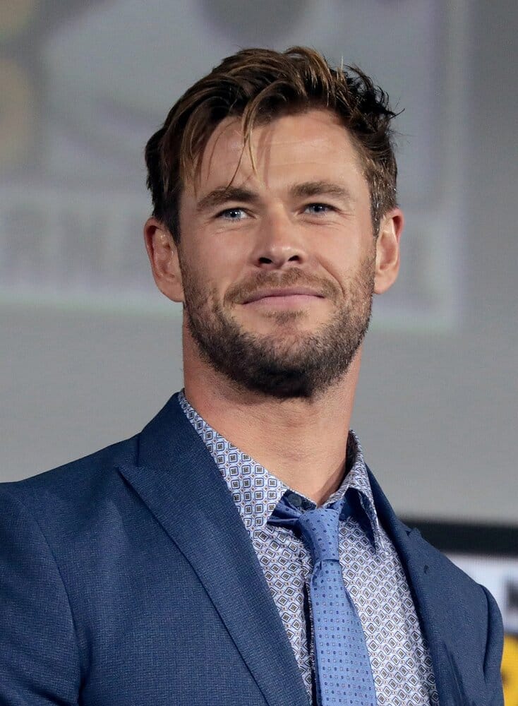 1200px Chris Hemsworth by Gage Skidmore 2 cropped