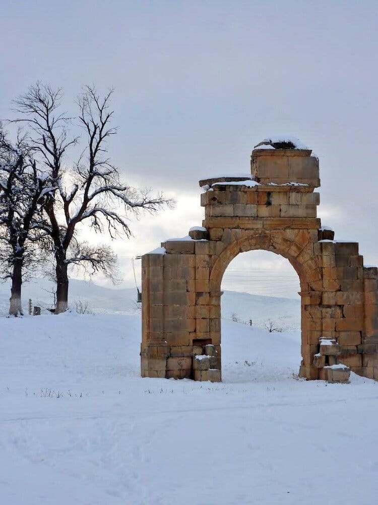 219561 le site de tazoult batna a l heure d hiver