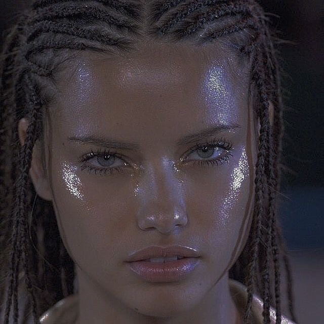 Adriana wet