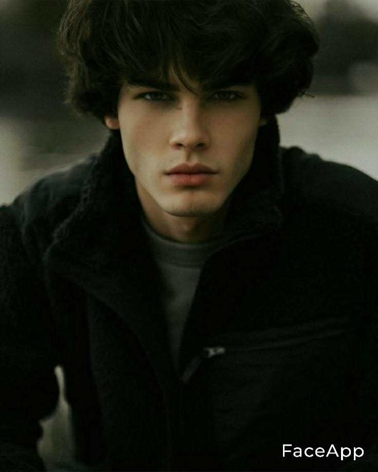 FaceApp 1624503525956