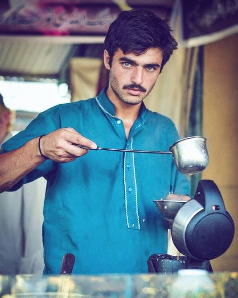 1476956632 jiah ali tea seller