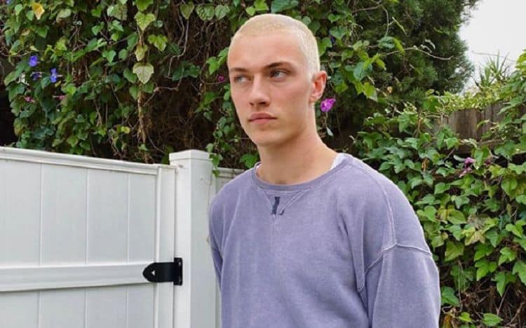 LUCKY BLUE SMITH