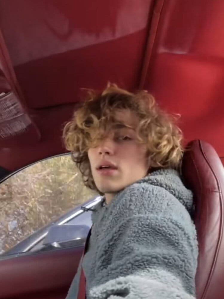 E8C859D7 4C16 46C8 9B3F AE617605F4C7