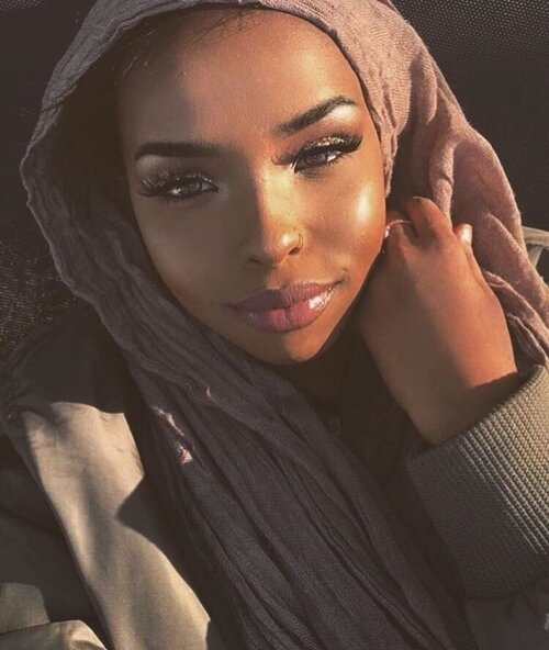 FB9FB39A B719 4A23 86E4 B25F0920DE52