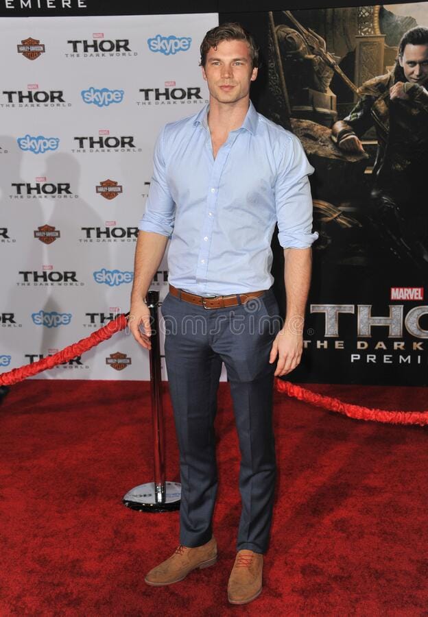 Derek theler los angeles ca november derek theler us premiere thor dark world el capitan theat