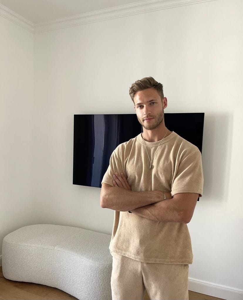 7202EDC3 2E3C 4197 BF30 F3A8D6B92993