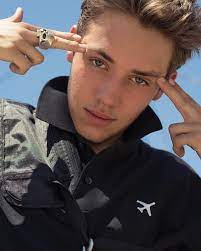 Ethan Cutkosky per Status... - Shameless US Italian Page | Facebook