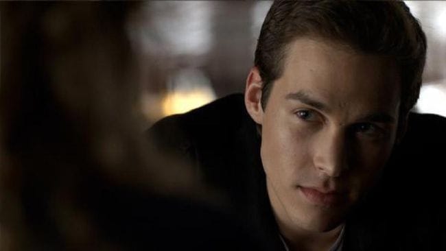 Que pensez vous du couple kai elena the vampire diaries is b