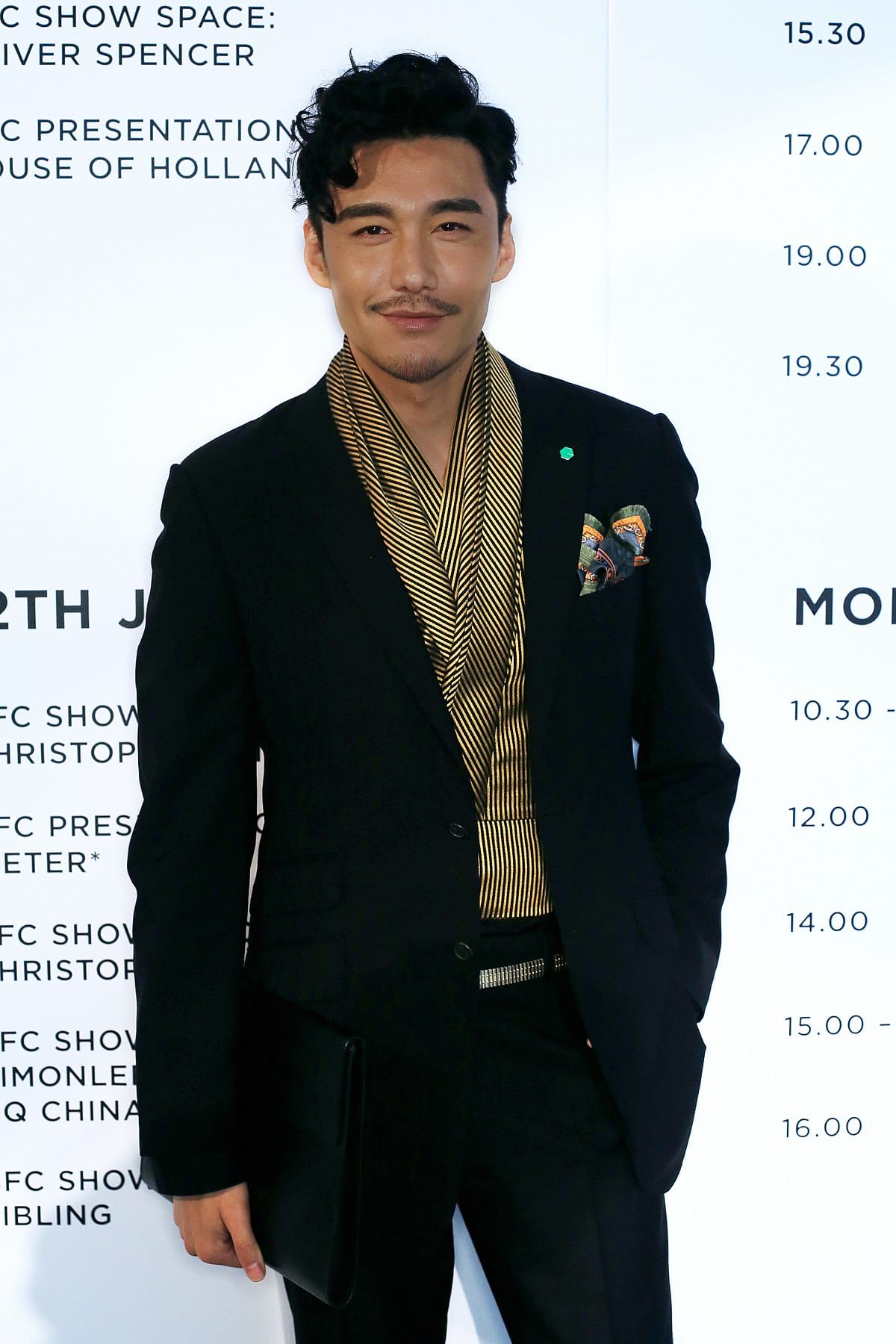 9FC0B352 C351 44F1 A20A 7E3FE2A31365