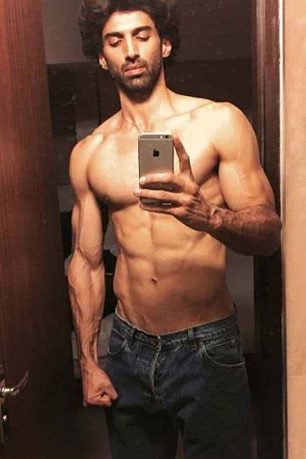 Aditya roy kapur does a wolverine in new malang poster 600x900 1578046979 600x900