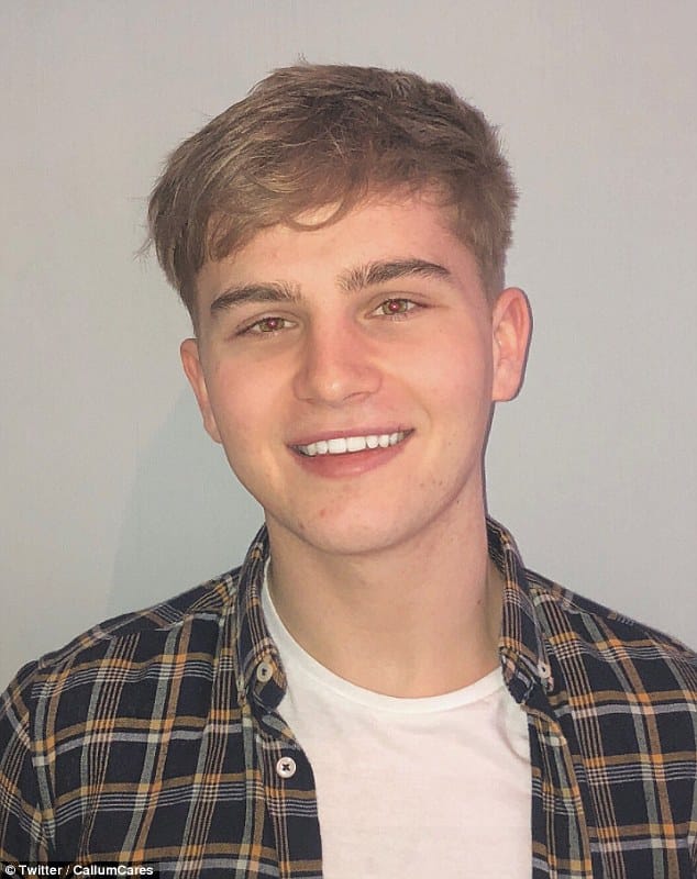 499A763800000578 5435581 Callum Lynch 22 from Glasgow Scotland was helping a student with m 1 