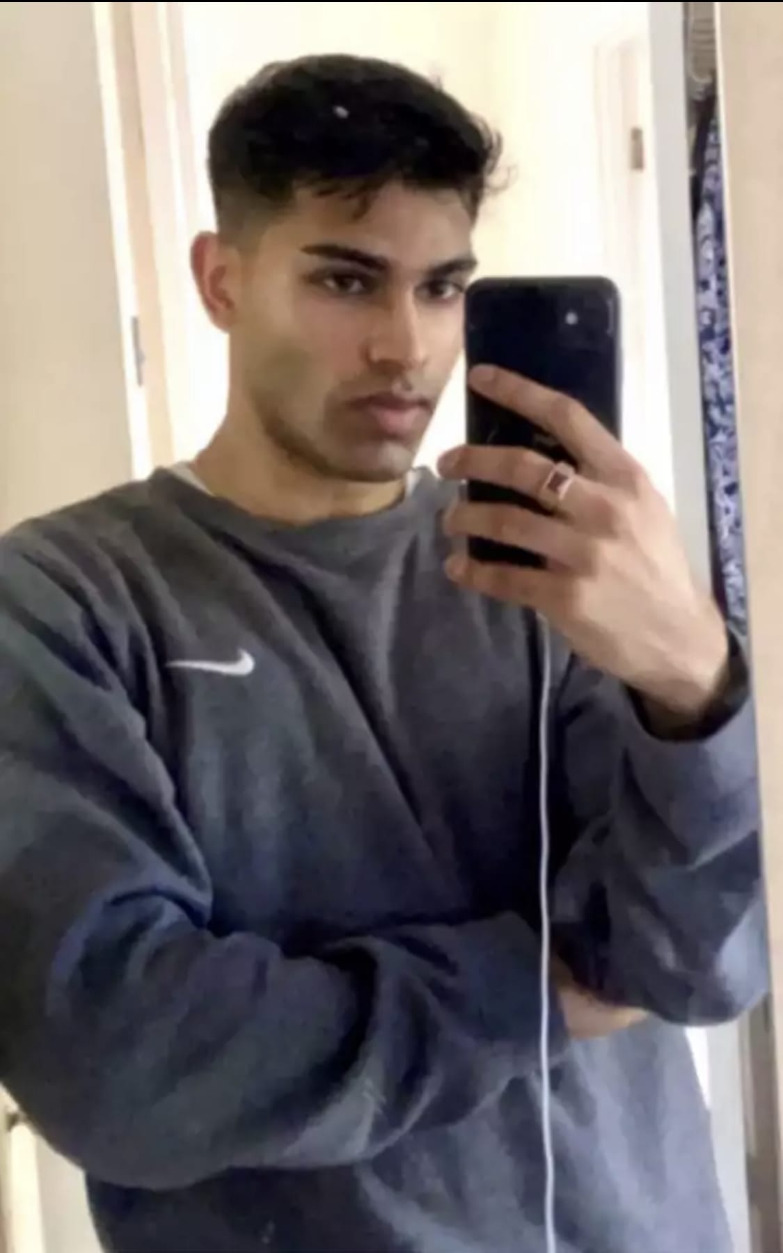 D097DDF1 070B 49EE 9DFD 47531A852256