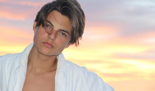 Damian Hurley 1