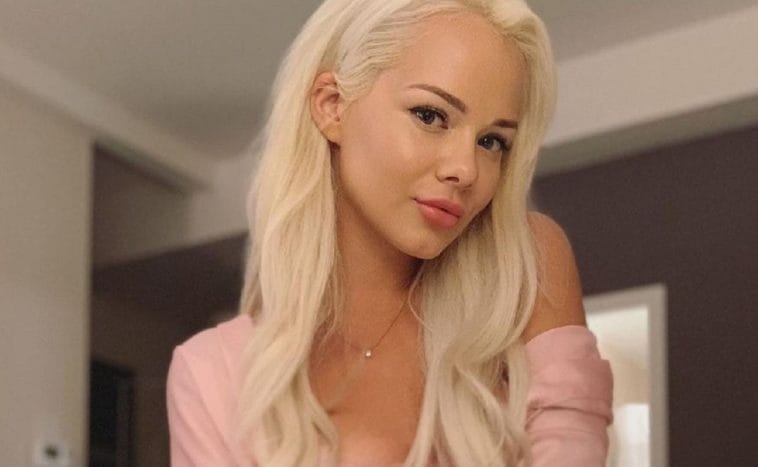 Elsa jean instagram 242310155 758x467