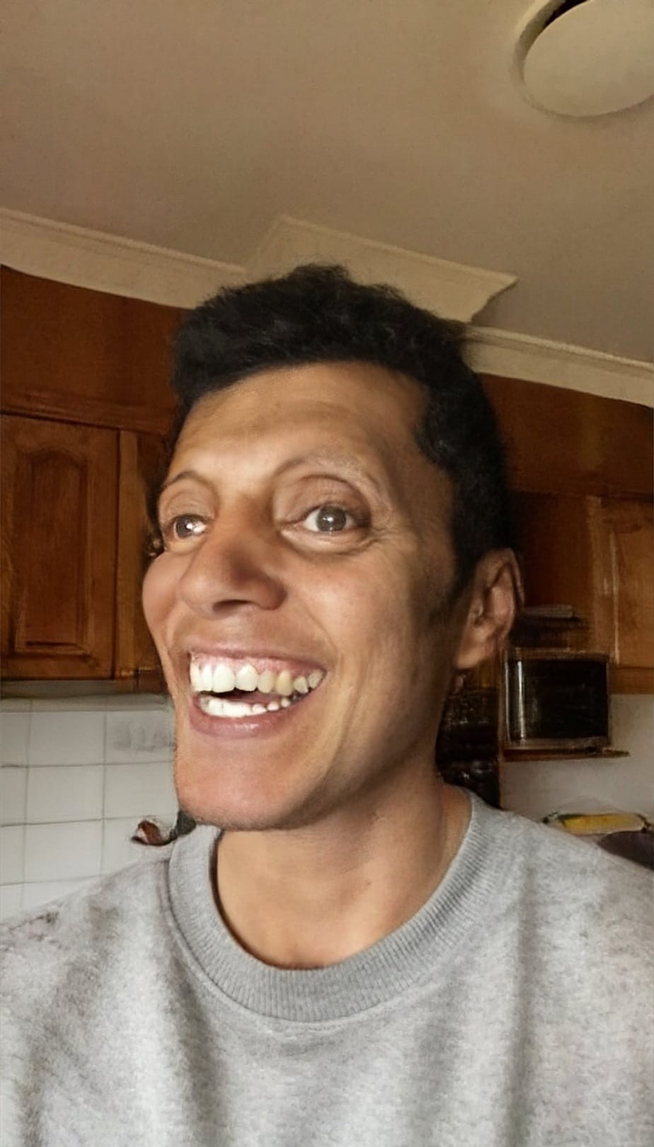 FaceApp 1629875585407
